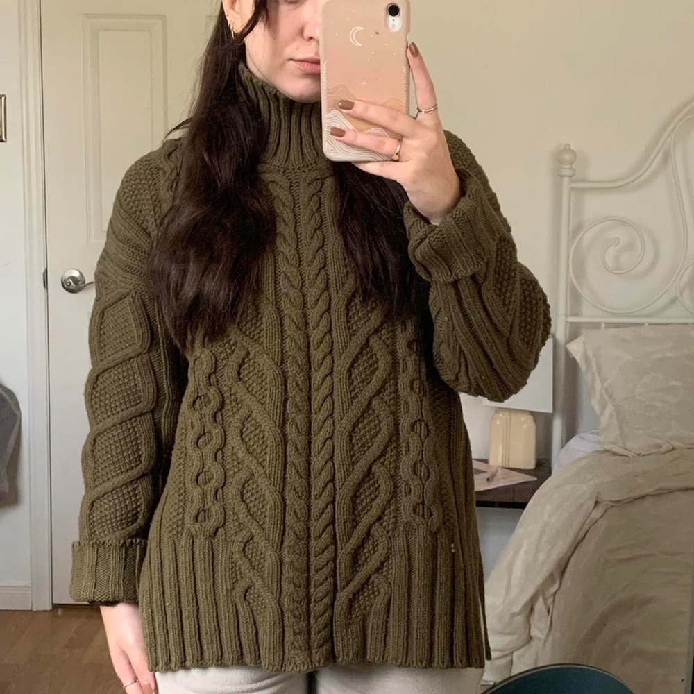 Everlane wool cable knit sweater